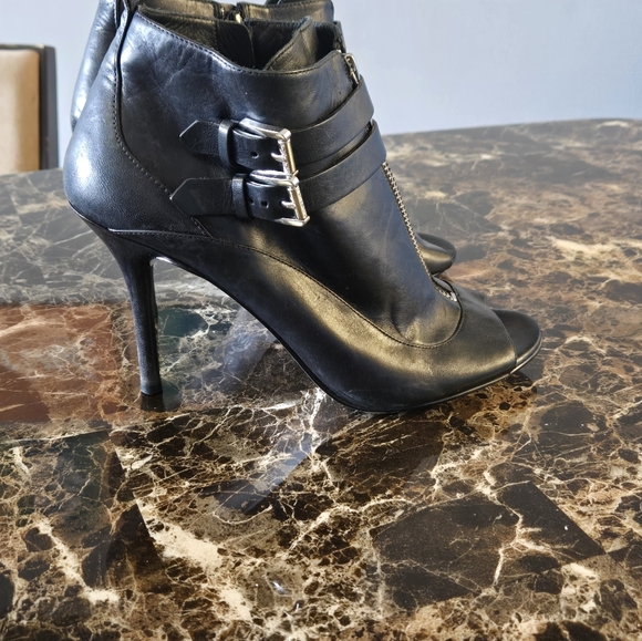 Mk heels - Picture 2 of 4